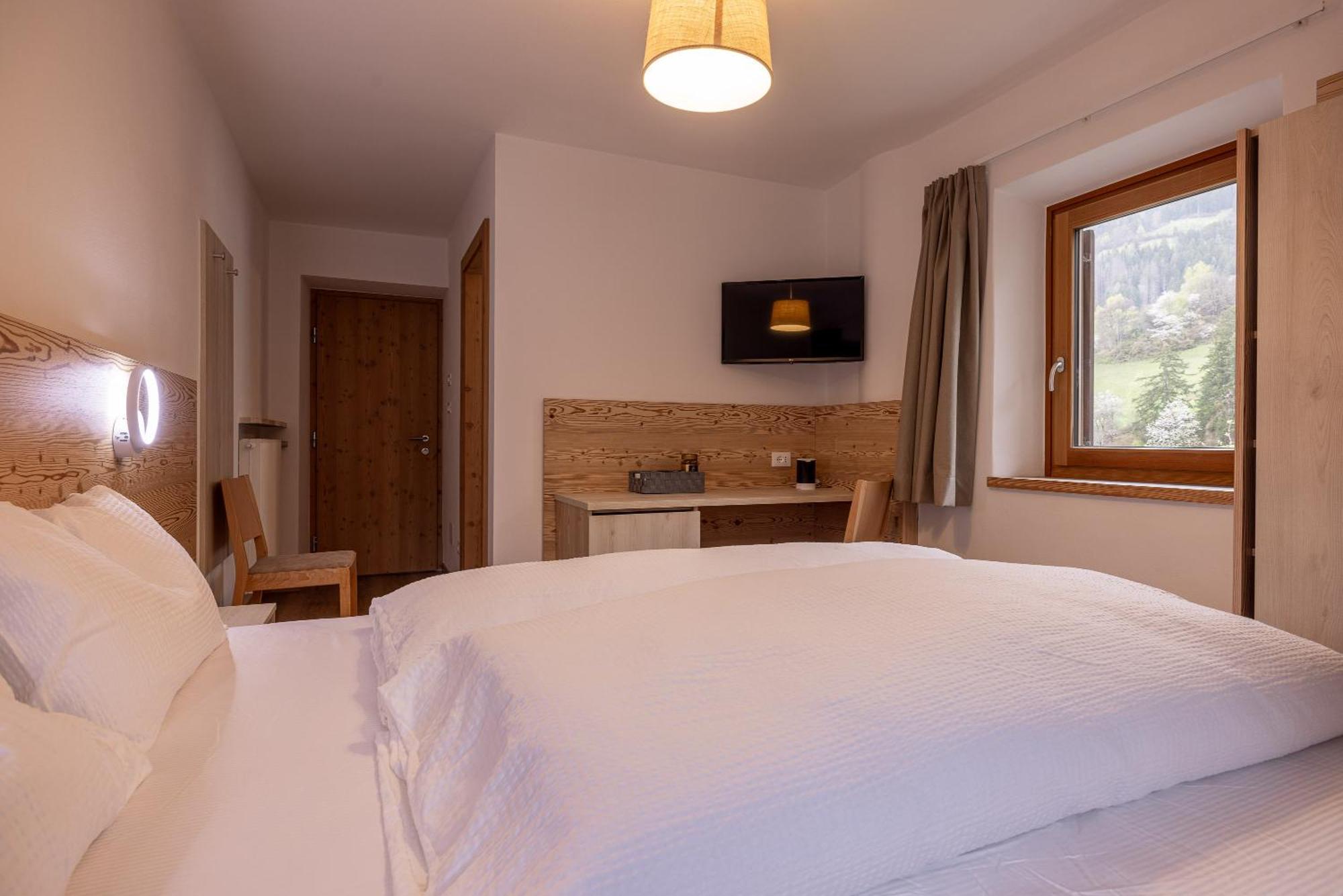 San Pietro Dolomiti Small Budget Hotel Ortisei Exterior foto