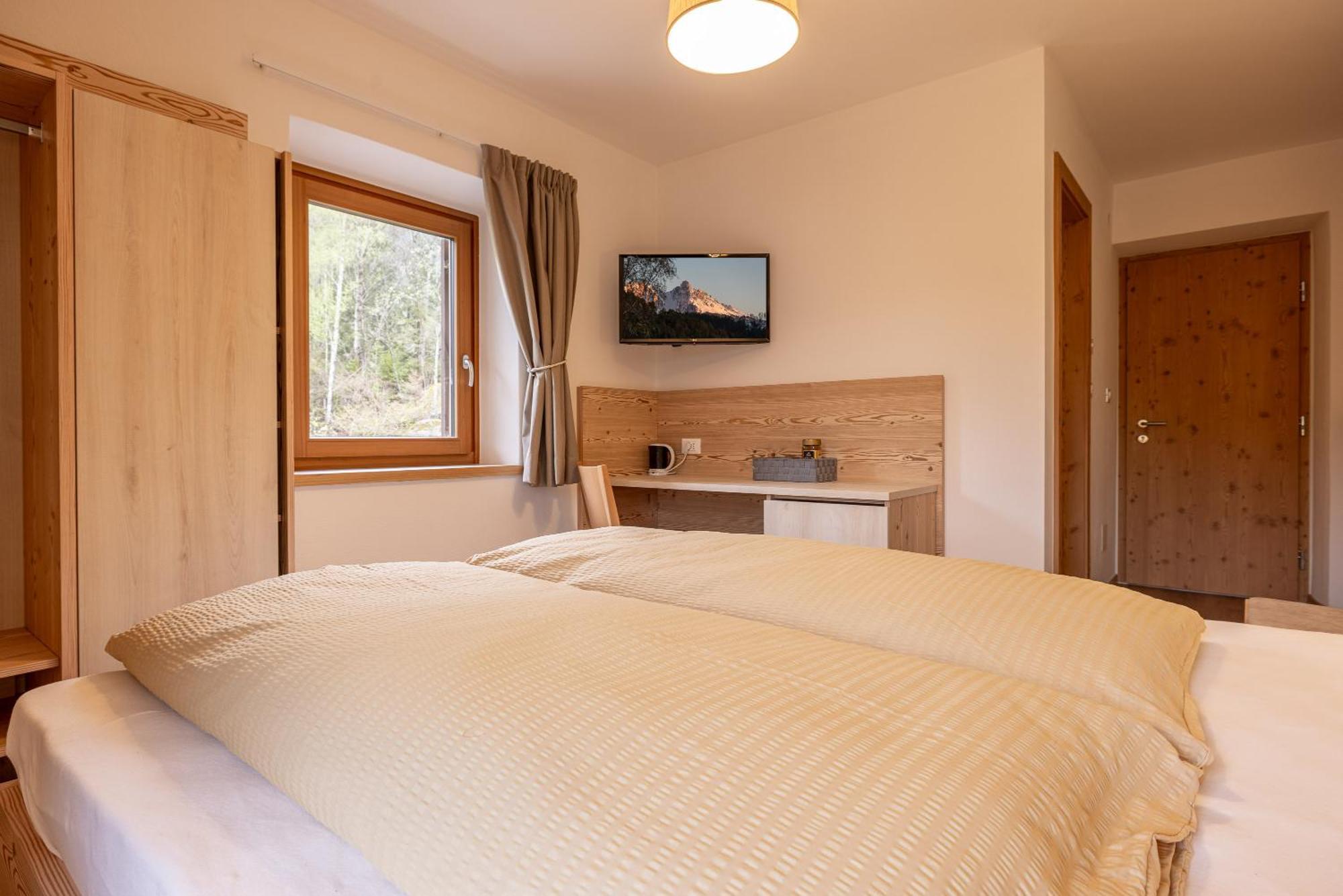 San Pietro Dolomiti Small Budget Hotel Ortisei Exterior foto