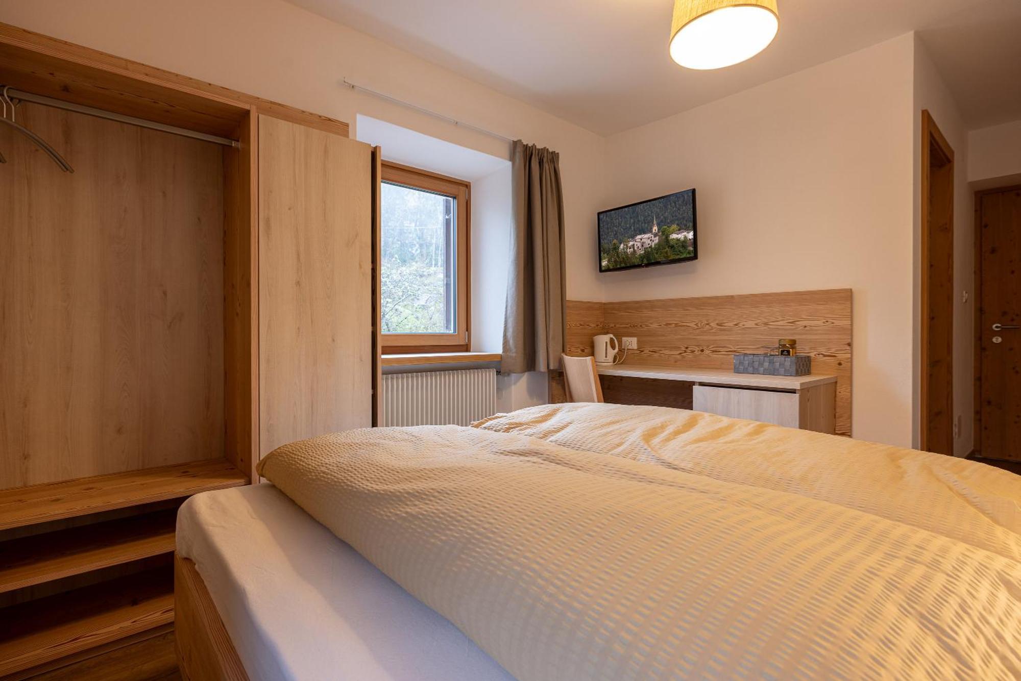 San Pietro Dolomiti Small Budget Hotel Ortisei Exterior foto